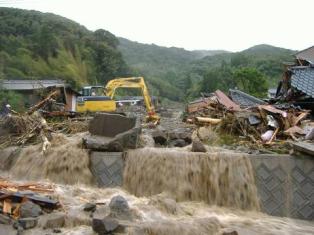 鹿児島県垂水市で発生した土石流の現場