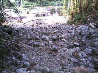 大分県湯布院町で発生した土石流の現場