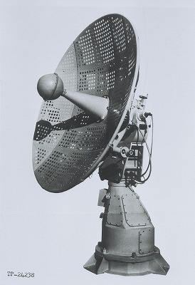 D55A型自動追跡記録型方向探知機の写真