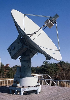D55B2型自動追跡記録型方向探知機の写真