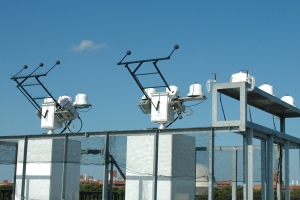 直達日射計，全天日射計，赤外放射計による日射放射観測の写真