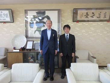 楫野市長との写真