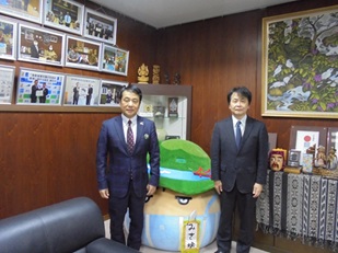 嘉戸町長との写真