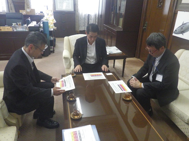 愛媛県知事との会談の様子