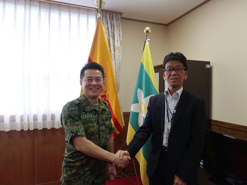 -陸上自衛隊松山駐屯地との懇談写真