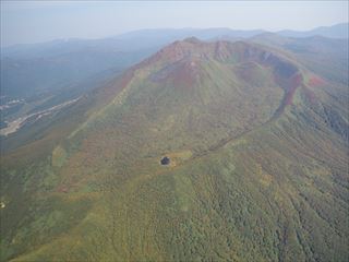 秋田駒ケ岳カルデラ全景