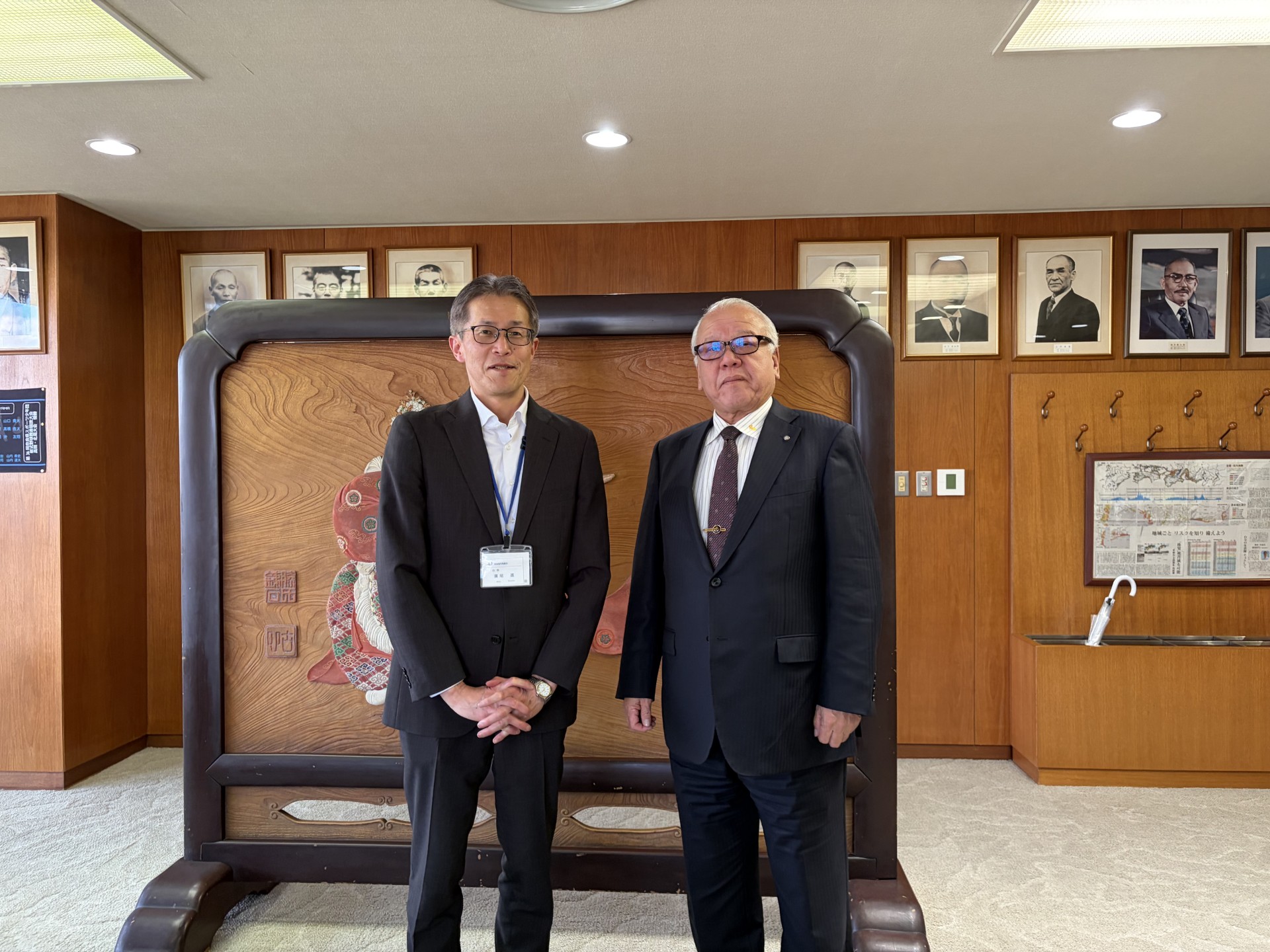 森川町長と気象台長