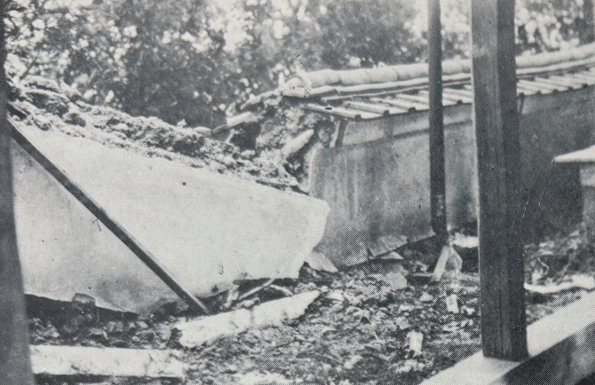 安堵村(現安堵町)笠目、神社の壁損傷