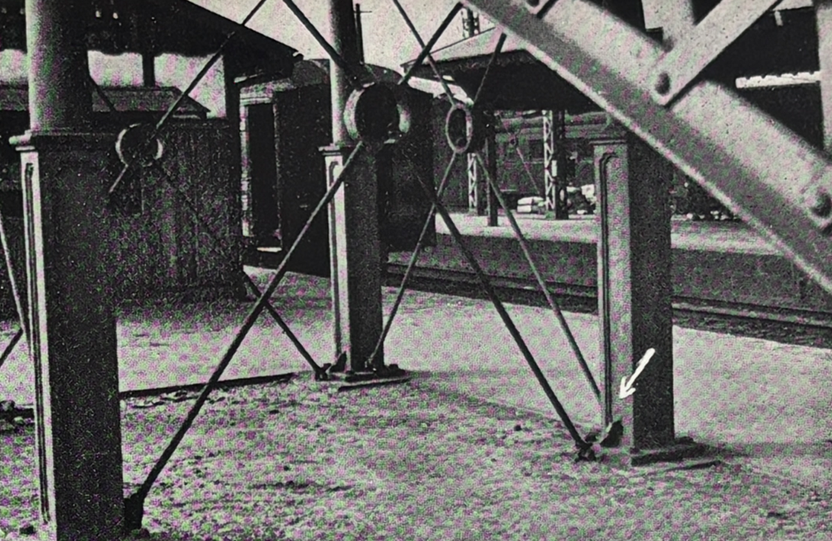 関西線王寺駅陸橋下筋違い(北側)鉄棒の切断