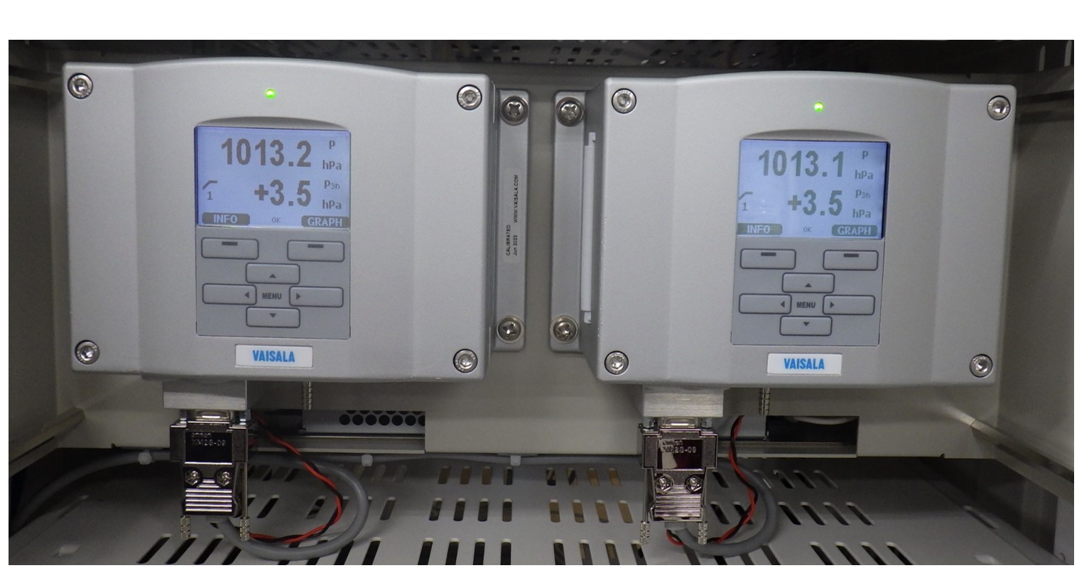 電気式気圧計 電気式気圧計の写真