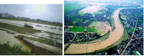 平成16年（2004年）7.13水害：決壊した五十嵐川（北陸地方整備局提供）